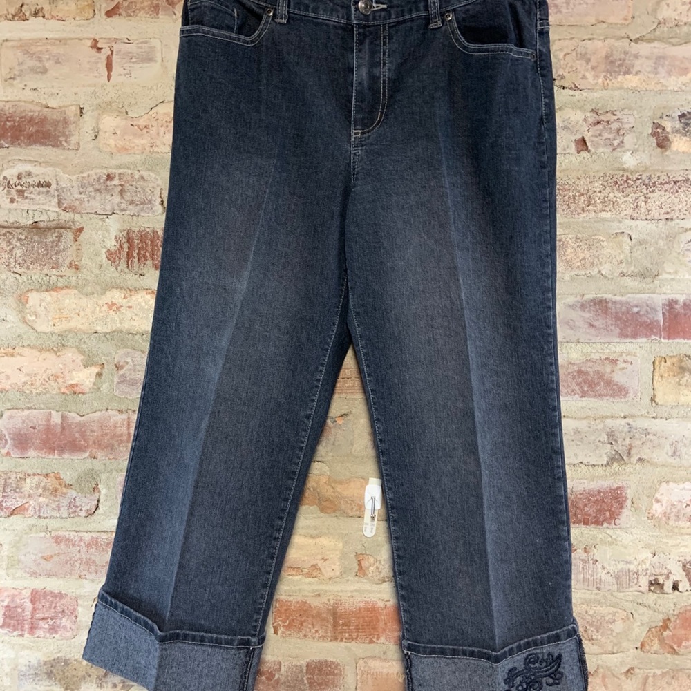 Sonoma cuffed embroidered jean capris 10